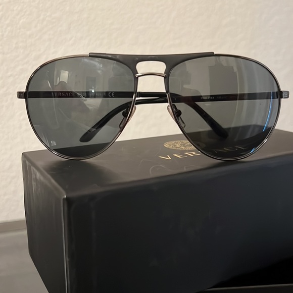 Versace Occhiale Metallo Sunglasses - Picture 5 of 12